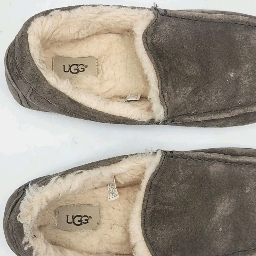 UGG Moccasin Slippers Brown Suede Sheepskin Men Size 9 Shoe F20017G 5775